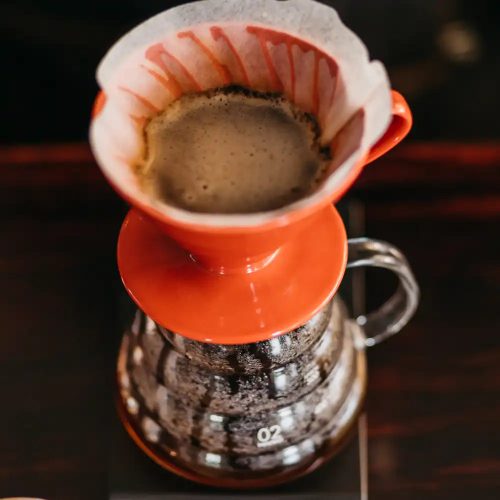 Hario V60-02 kerámia dripper, piros