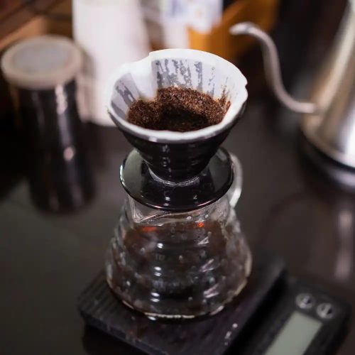 Hario V60-02 kerámia dripper, fekete