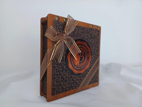 Bolci fa és  bőr dobozos praliné desszert 175g